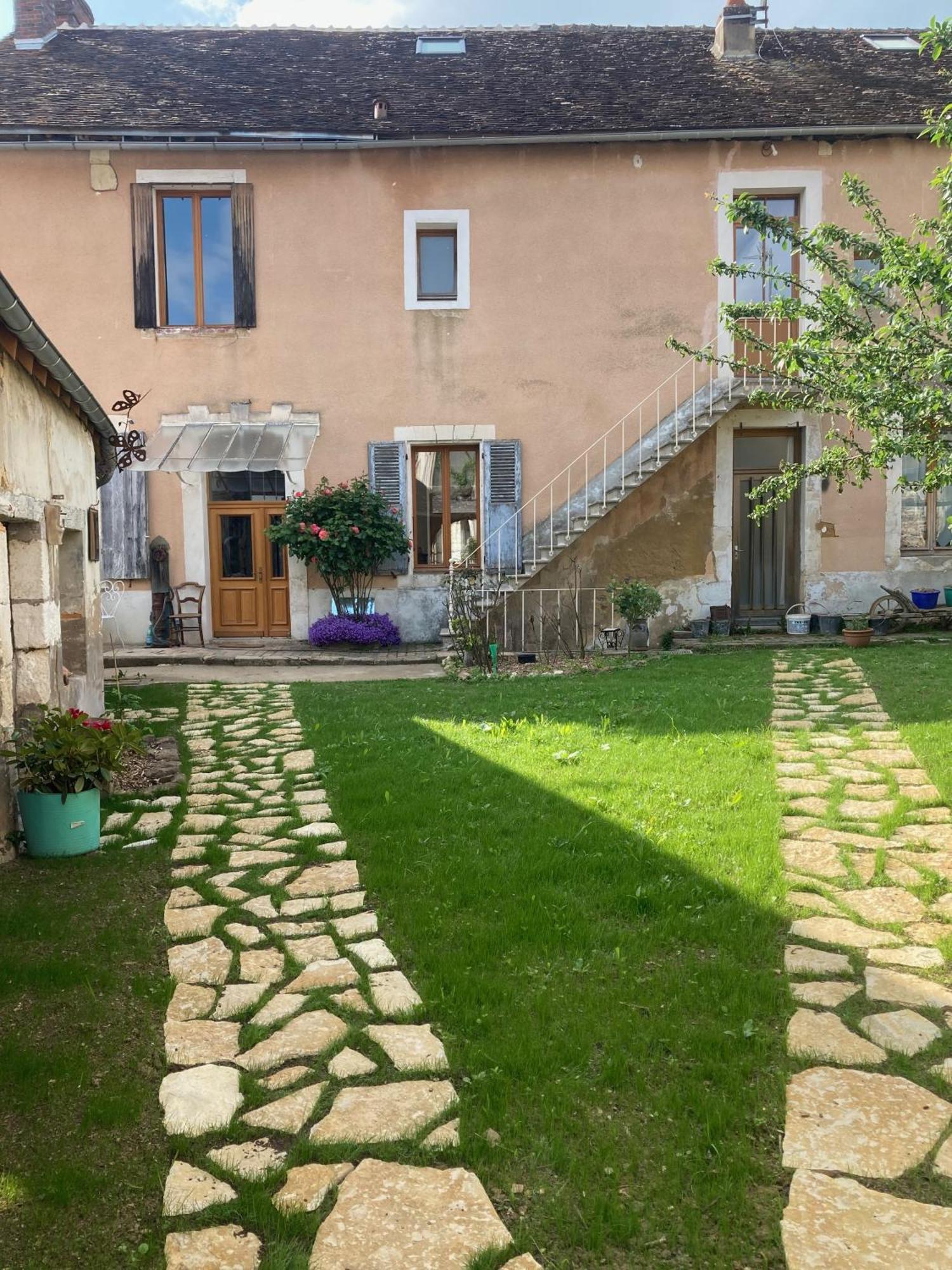 Sur Les Ailes Du Papillon-La Suite Saint-Sauveur-en-Puisaye Luaran gambar