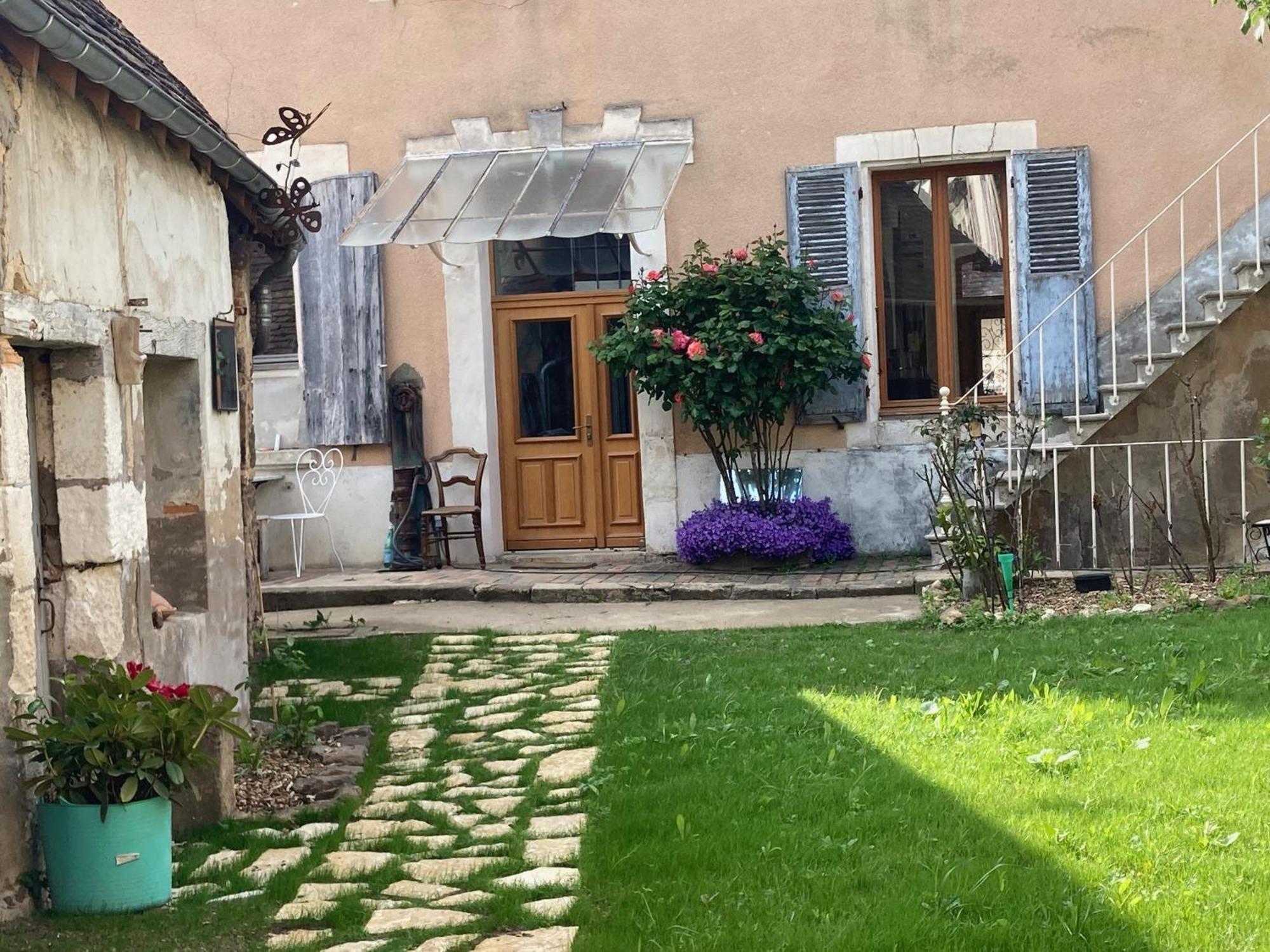 Sur Les Ailes Du Papillon-La Suite Saint-Sauveur-en-Puisaye Luaran gambar